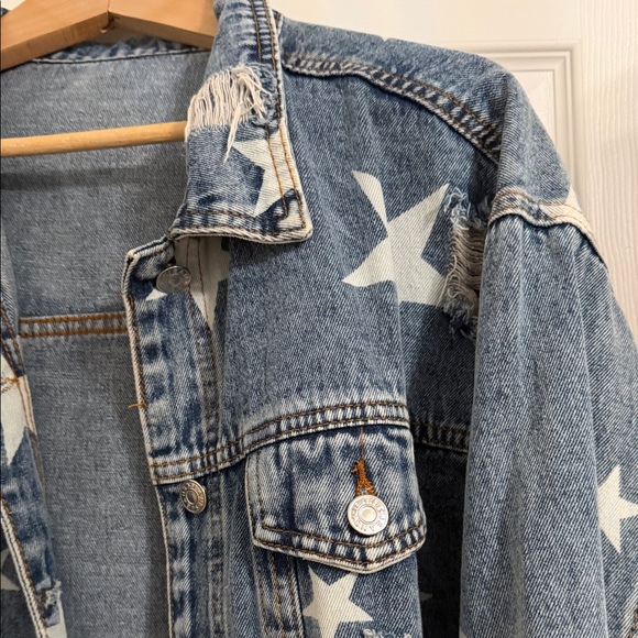 Star Pattern Denim Jacket - Picture 2 of 5